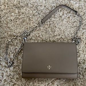 Tory Burch wallet on chain